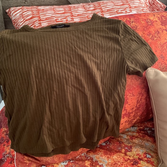 Crop top ! - Picture 3 of 3